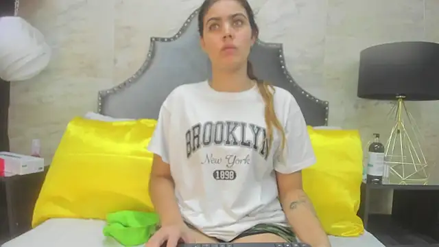 isabel 09 online show from July 3, 6:25 pm