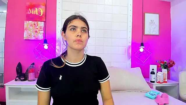 isabel 09 online show from June 24, 7:13 pm