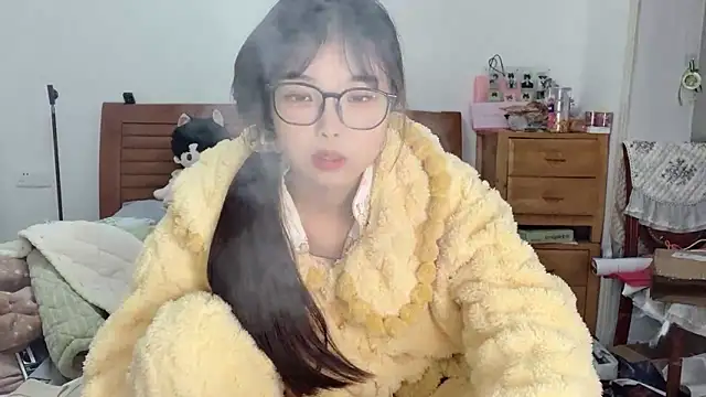 Akong11 online show from December 4, 2:14 am