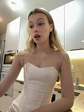 FriendlyFire 18 online show from April 5, 9:47 pm