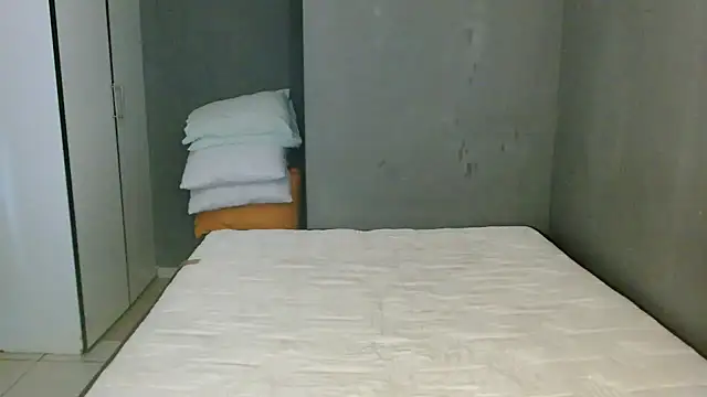 Lillyan N online show from April 21, 8:32 am