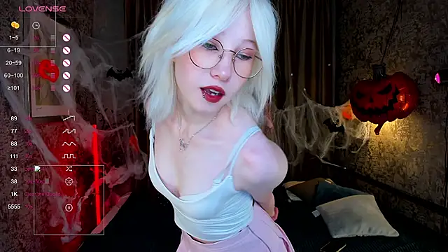 AlettaEve online show from October 21, 3:16 pm