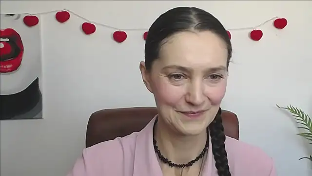 TayaFinch online show from February 22, 1:45 pm