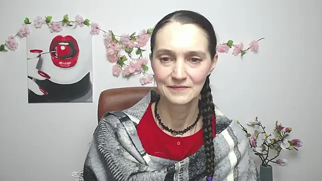 TayaFinch online show from November 24, 1:35 pm