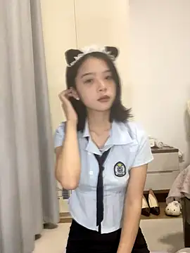 qiqi x online show from September 18, 1:20 pm