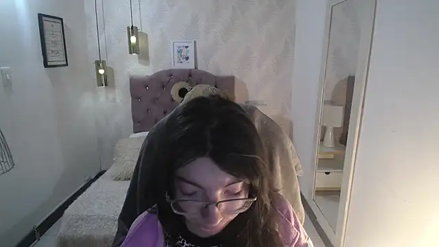 alllyson  online show from December 13, 7:53 pm