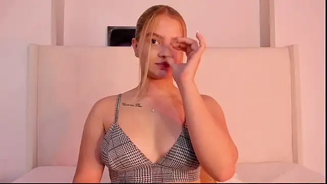 Sofi glow online show from March 17, 10:03 pm