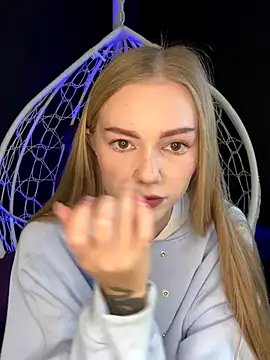 MilaMoone online show from October 14, 10:40 am