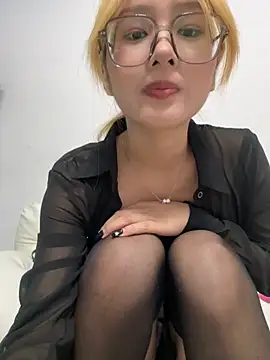 yuki june online show from October 20, 2:09 pm