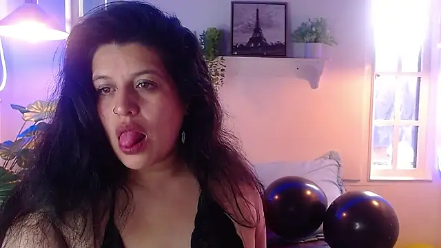 Andrea secret  online show from April 8, 2:30 pm