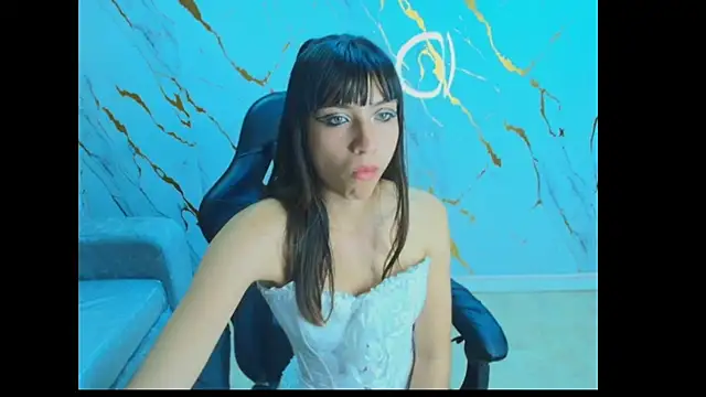 Isabella Blondetf online show from December 13, 8:15 pm