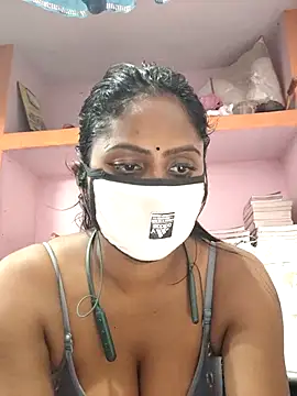 Jasmine Januja online show from November 8, 8:30 am