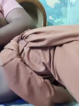 Hot Desi Milf online show from May 18, 7:58 am