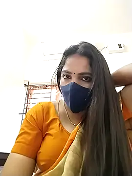 Snapshot of hottamil_honey_couples chatting on October 23, 3:01 am hottamil honey couples online show from October 23, 3:01 am