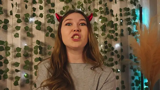 cheeky cherry juice online show from November 1, 1:26 pm