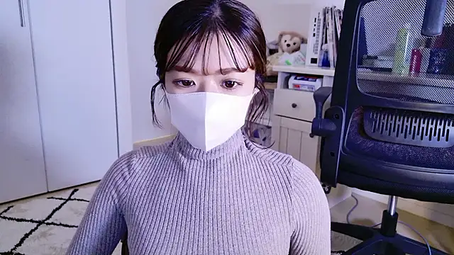 Snapshot of SatoYuri_jp chatting on October 9, 12:31 pm SatoYuri jp online show from October 9, 12:31 pm