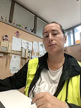 bichota85 online show from October 9, 10:30 am