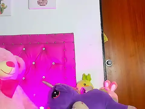 dahiiangomezz online show from September 27, 8:21 am