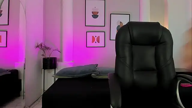 Juanita  acosta1 online show from February 5, 9:29 pm