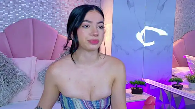 Snapshot of LizieSmith chatting on October 20, 2:53 pm LizieSmith online show from October 20, 2:53 pm