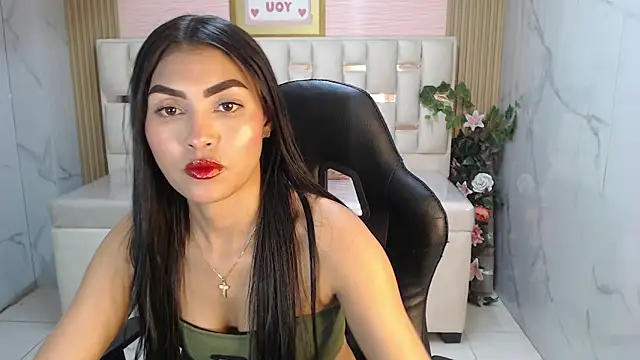 lissandra s online show from November 18, 8:32 pm