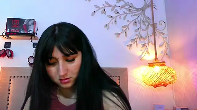 Daphnee-x online show from December 22, 11:35 am