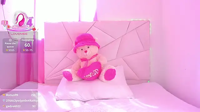 CatalinaBel online show from October 11, 6:43 pm