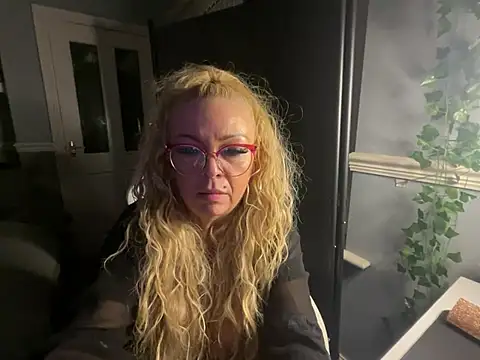 BonnyDesire online show from March 11, 8:33 pm