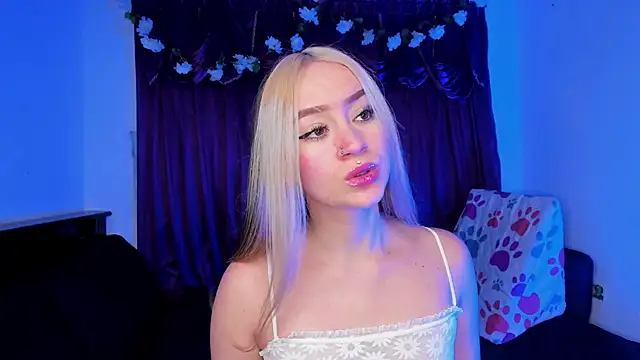 Shairaclark  online show from June 4, 2:39 am