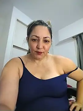 Lunita86 online show from June 2, 2:12 am