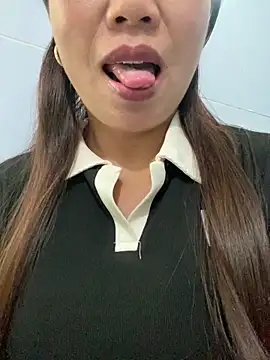 Milky-milk online show from March 26, 5:20 am