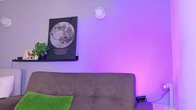 KeendraFox  online show from April 16, 10:04 am