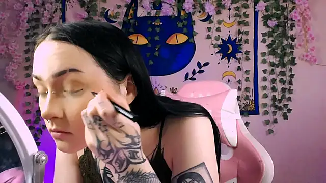 MollyKissy online show from May 8, 5:54 am
