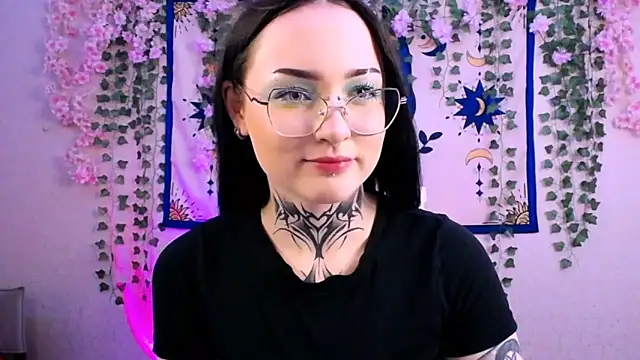MollyKissy online show from April 24, 12:13 am