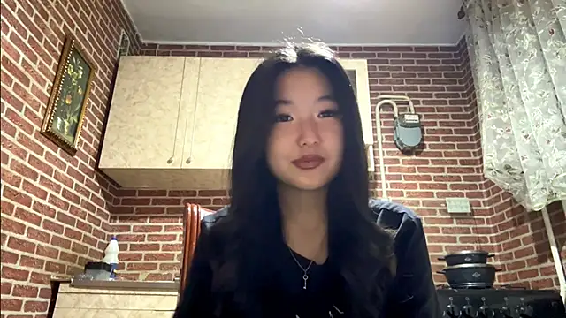 EmmaLeexth online show from November 8, 3:39 pm