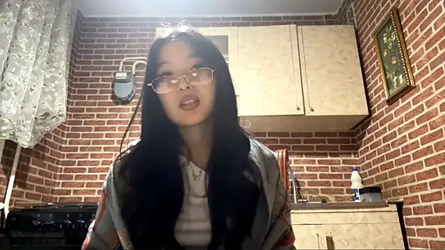 Snapshot of EmmaLeexth chatting on October 7, 2:32 pm EmmaLeexth online show from October 7, 2:32 pm