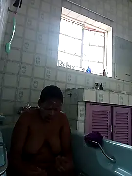 BubblyBeautiful online show from November 28, 3:26 pm