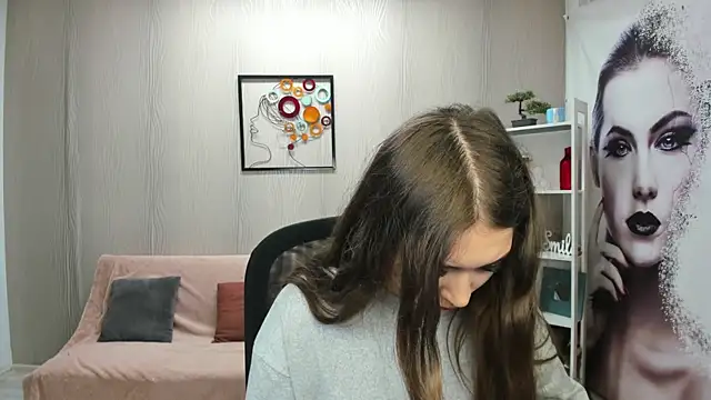 EllaClarke online show from March 31, 12:27 pm