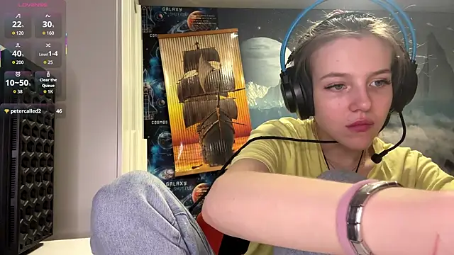 Elira Breeze online show from December 19, 3:59 pm