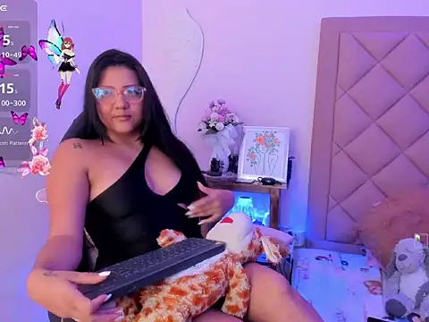 Mia Lujan online show from October 18, 4:48 am