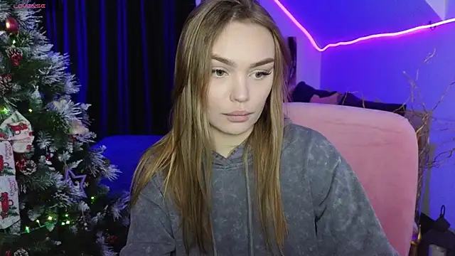 KitsyMoore online show from December 15, 1:05 pm