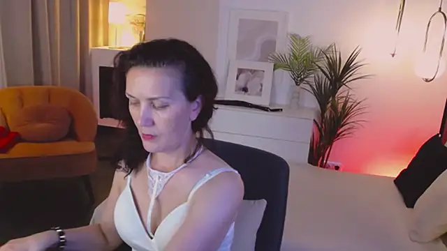 Irene Marlow online show from October 16, 6:05 am