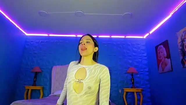 Roseshelbyy online show from September 22, 1:31 pm