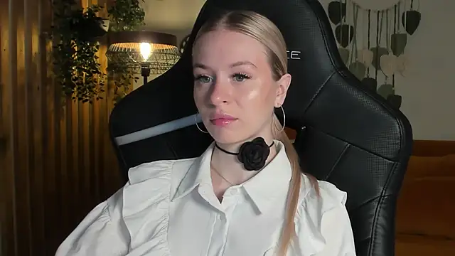 MiaGraces online show from November 30, 5:44 am