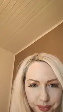 MarinaMargo online show from November 21, 8:55 pm