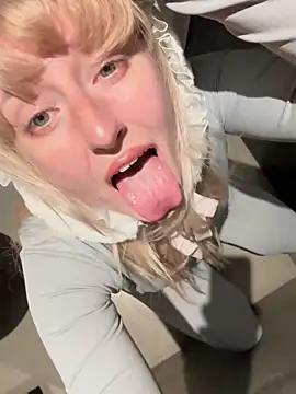 RonnieKiss online show from September 30, 5:57 am