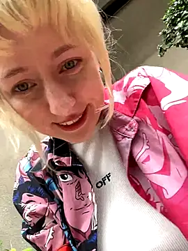 RonnieKiss online show from November 20, 3:18 am