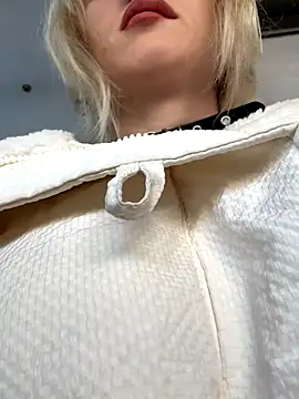 RonnieKiss online show from October 8, 2:38 am