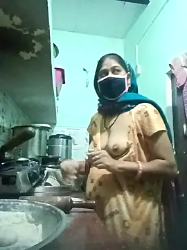 Cute-Charvii online show from February 11, 1:09 am