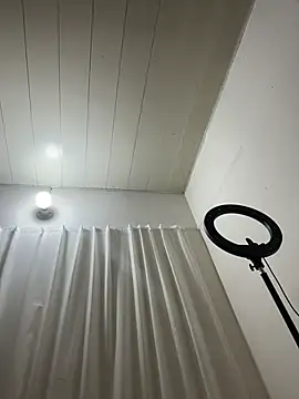 AZ37866 online show from April 3, 3:21 pm